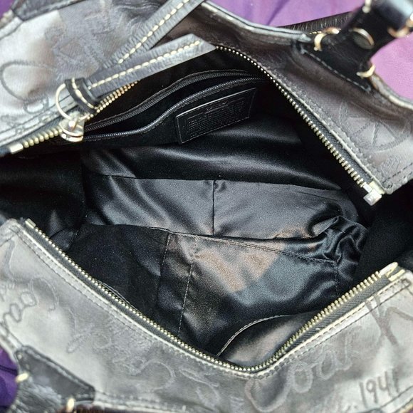 Coach Vintage Signature Horse and Carriage Tote - Picture 4 of 6